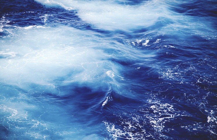 好かれたいより見抜かれたいと感じる現代の深層心理を解説。承認欲求ではなく、自分でも言語化できない本質を誰かに拾われたいという時代特有の孤独と願いを扱うテキスト。